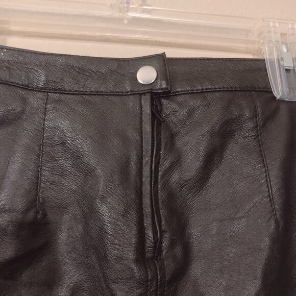 H&M black faux leather pleather goth mini skirt size 2 - Picture 4 of 6